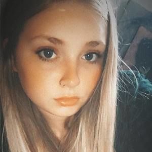 Meet your Posher, Annika